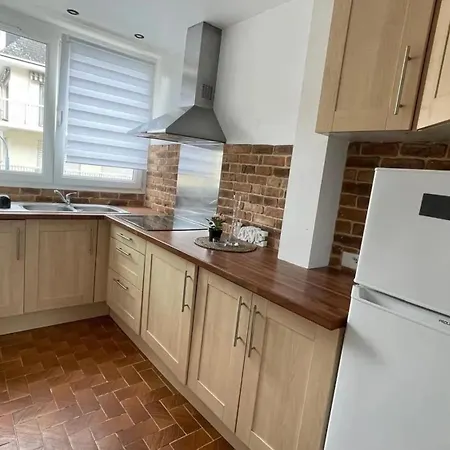 Apartament Spacieux A 65 M² Avec Balcon Vue Sur La *