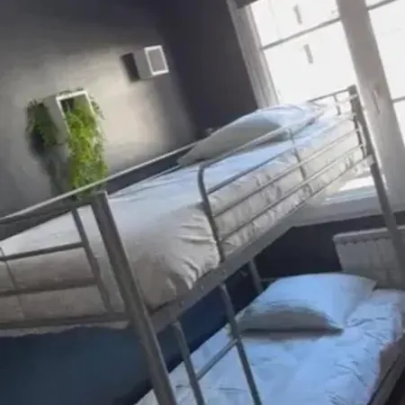 Spacieux A 65 M² Avec Balcon Vue Sur La *