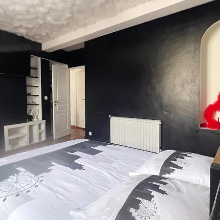 Spacieux A 65 M² Avec Balcon Vue Sur La *