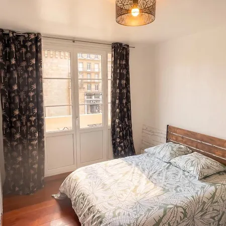 Spacieux A 65 M² Avec Balcon Vue Sur La Apartament