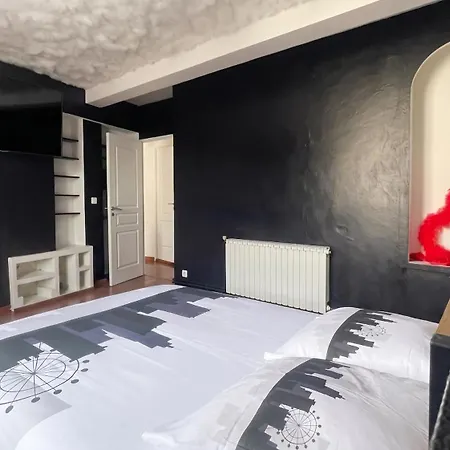Spacieux A 65 M² Avec Balcon Vue Sur La *