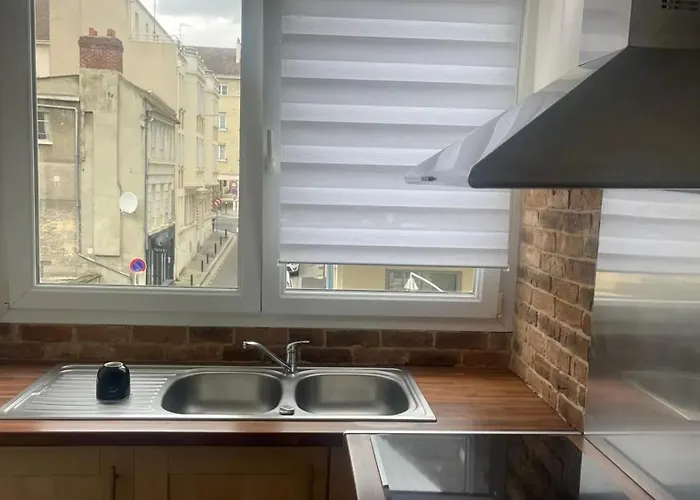 Spacieux A 65 M² Avec Balcon Vue Sur La